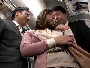 Notgeile Japanerin Wird Im Bus Genagelt